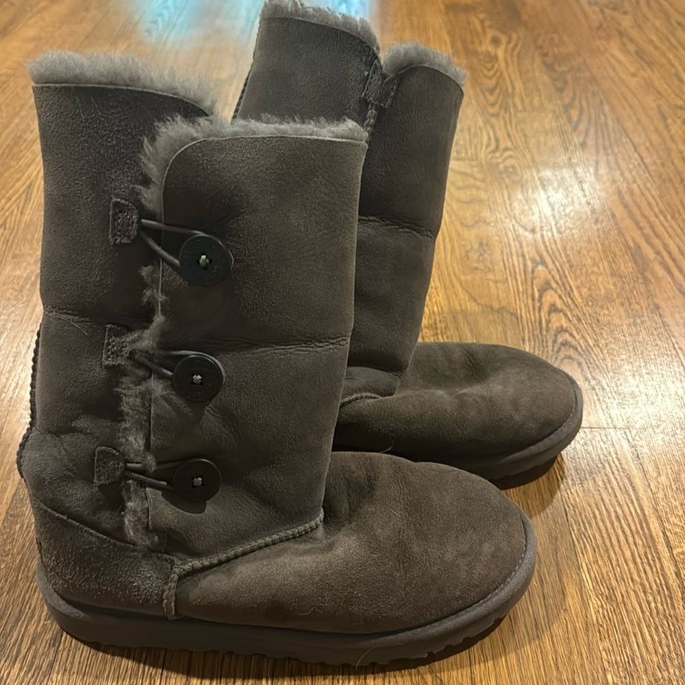 Uggs gray suede tall classic knee high boots with buttons US 7 Euro 38